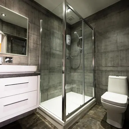 Apartment Blenheim Contractor's Quarters Leeds (West Yorkshire)