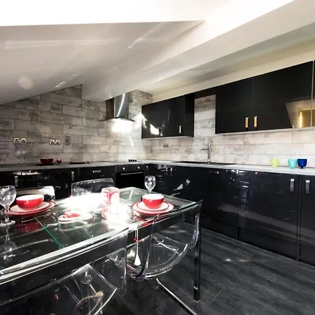Blenheim Contractor's Quarters Leeds (West Yorkshire)