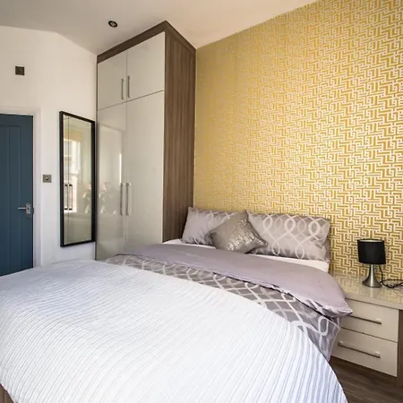 Apartment Blenheim Contractor's Quarters *