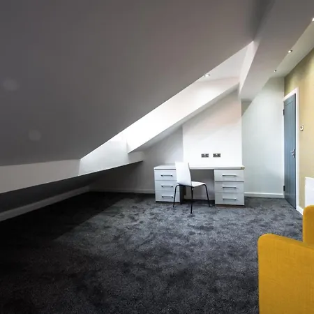 Blenheim Contractor's Quarters *