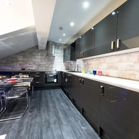 Blenheim Contractor's Quarters Leeds (West Yorkshire)